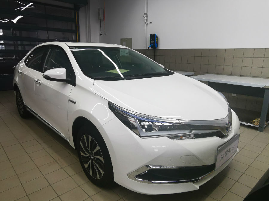 豐田卡羅拉混合動(dòng)力汽車(chē).jpg